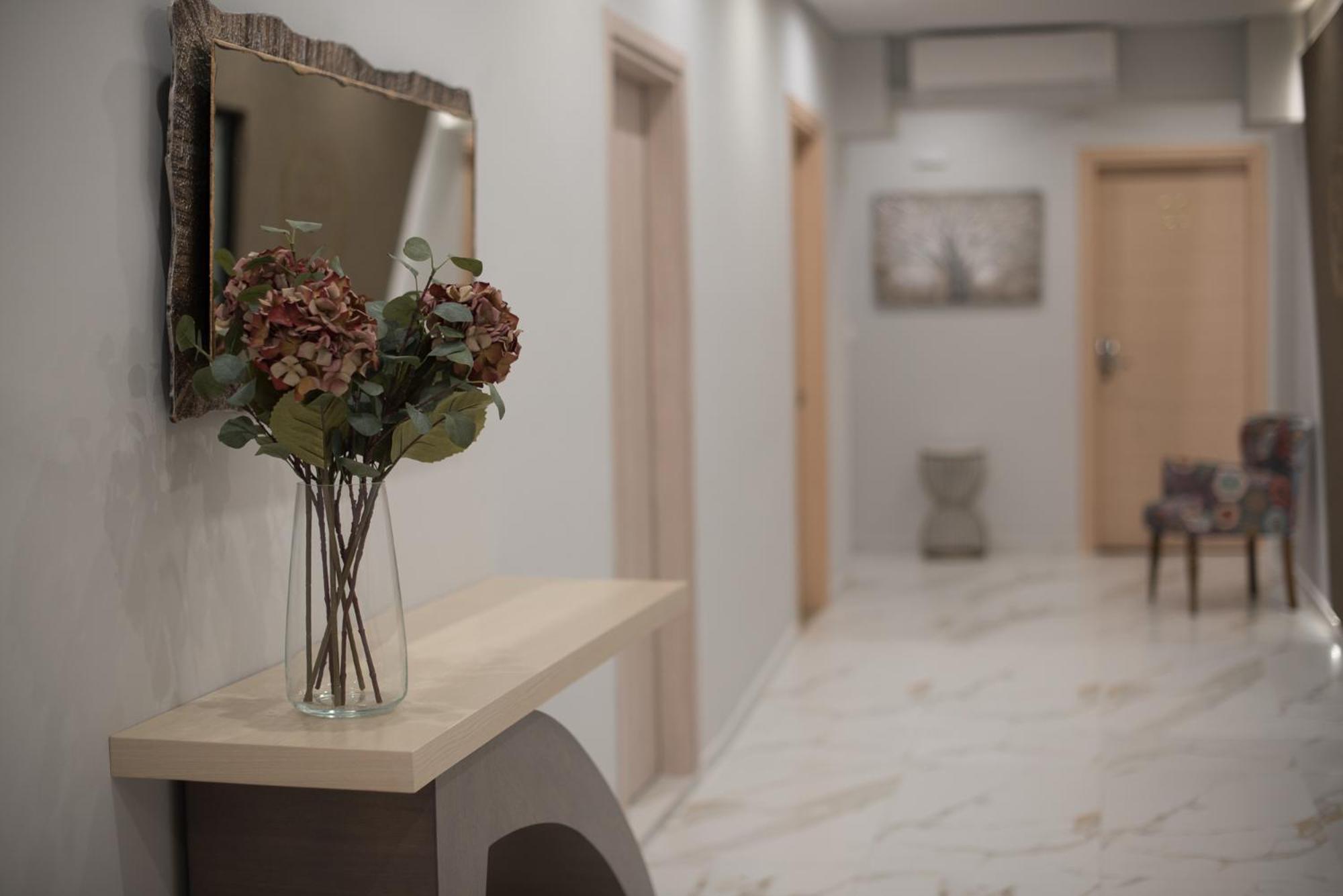 Rob Venture Suites At The Central Of Athens City Экстерьер фото